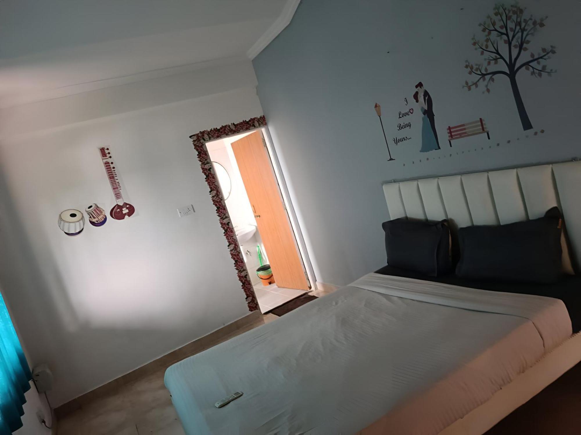 Ronne'S Little Baga Service Apartments Exterior photo