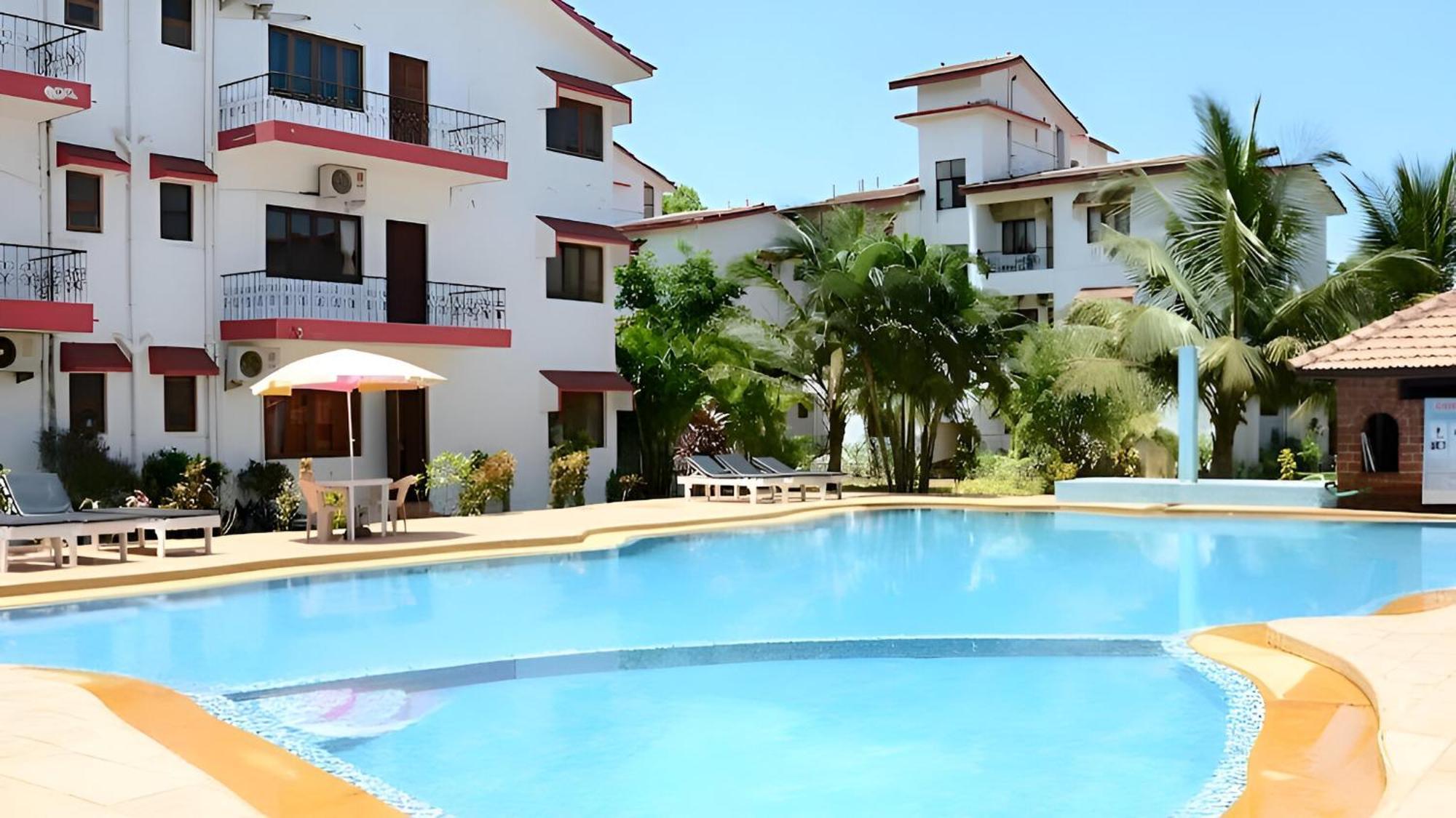 Ronne'S Little Baga Service Apartments Exterior photo