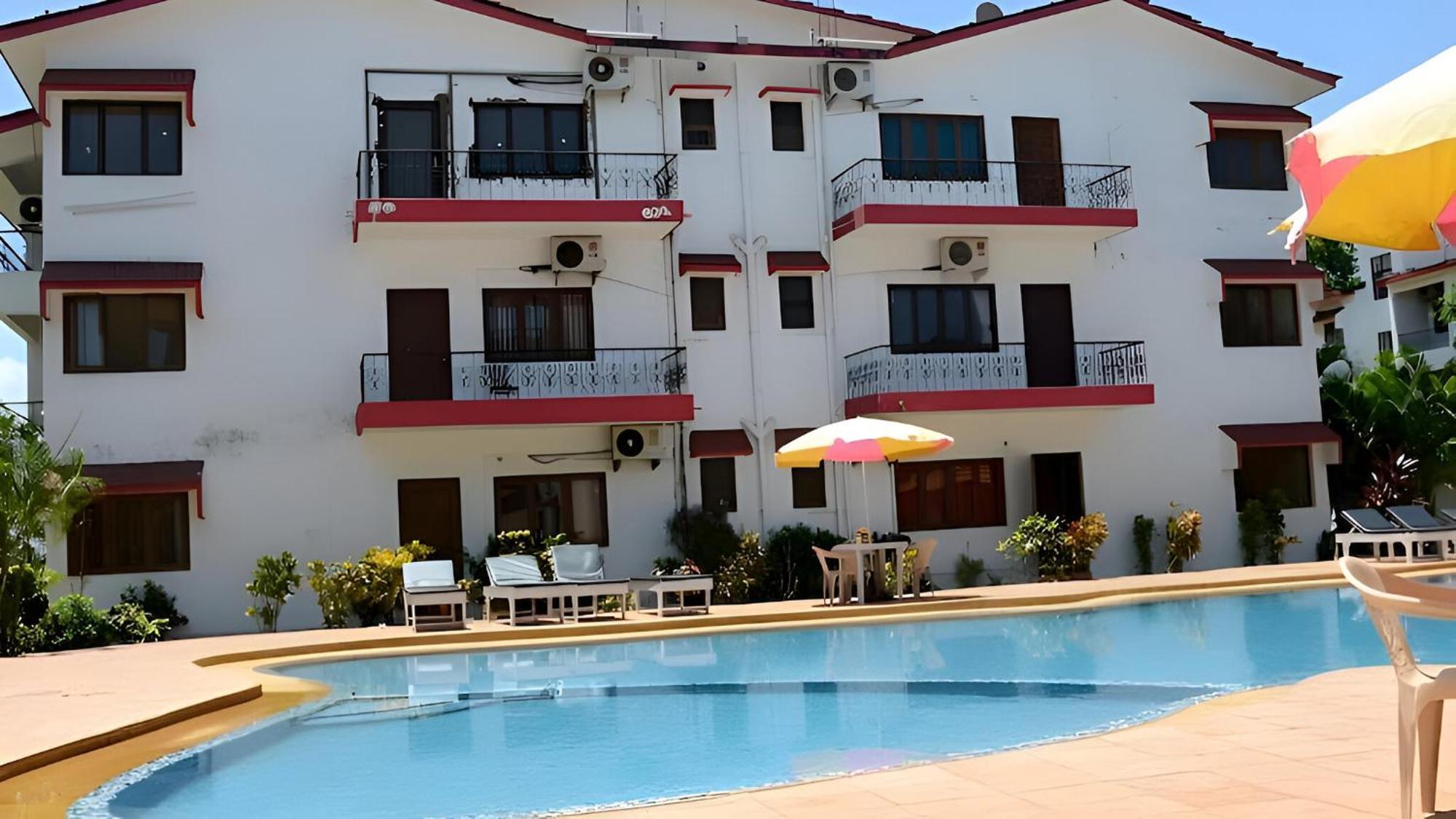 Ronne'S Little Baga Service Apartments Exterior photo